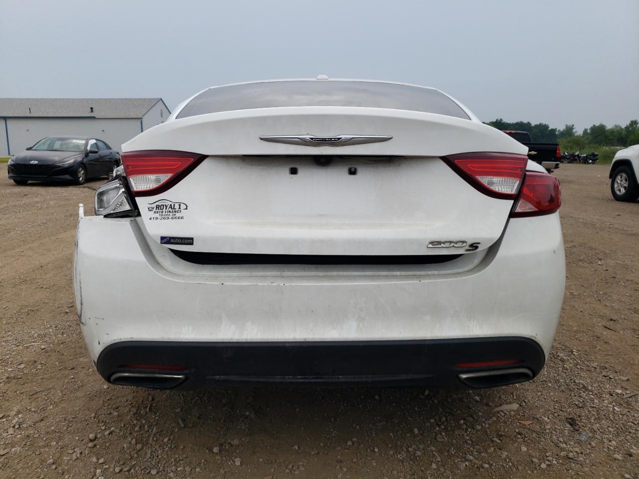 2015 Chrysler 200 S - Image 6