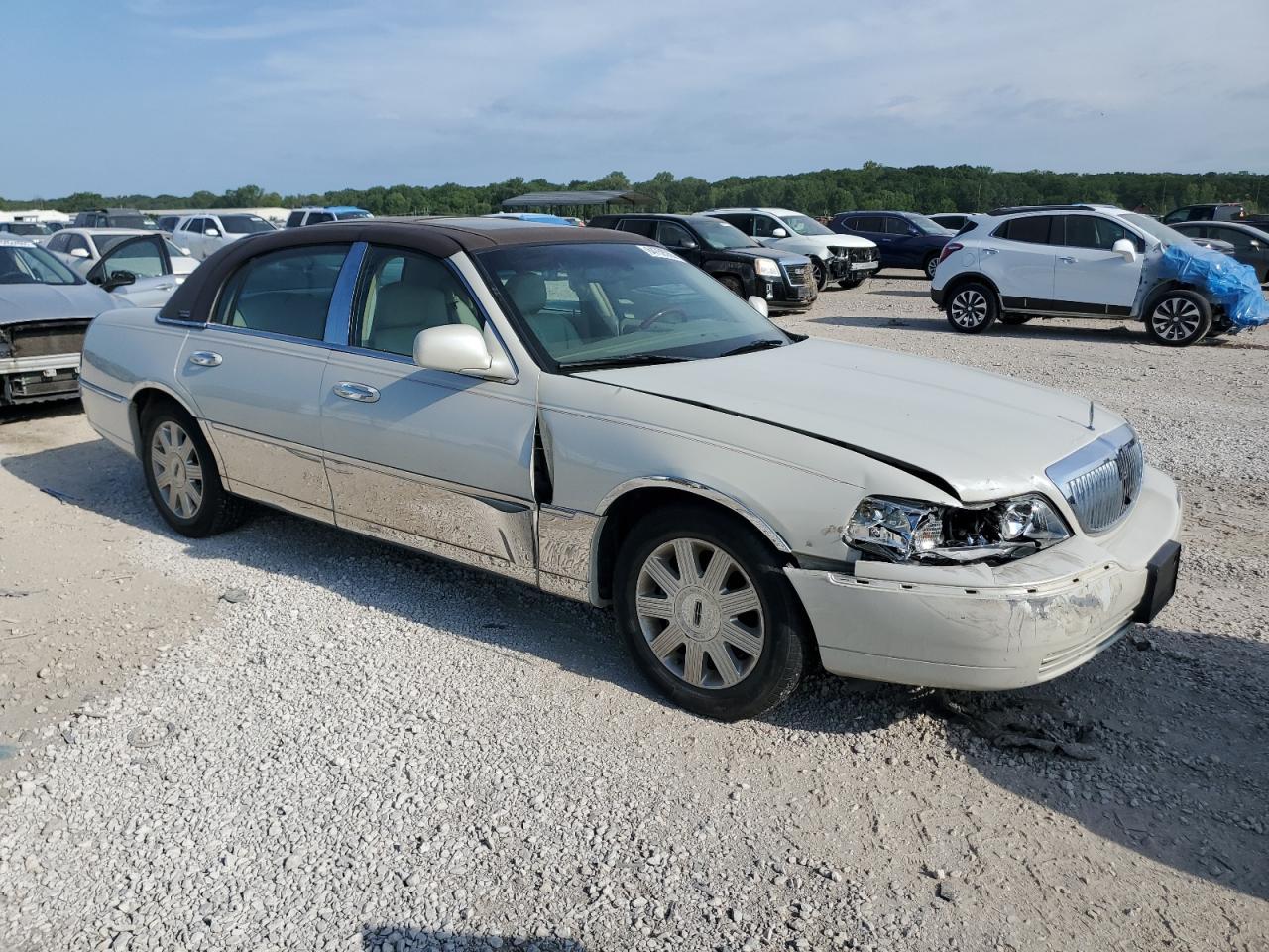 2005 Lincoln Town Car Signature Limited - Фото 4