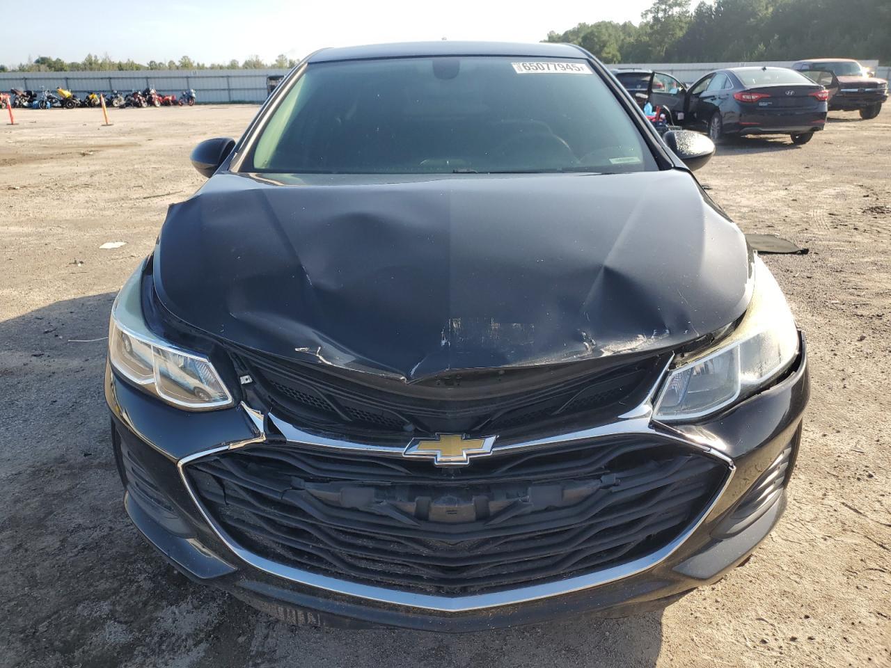 2019 Chevrolet Cruze Ls - Image 5