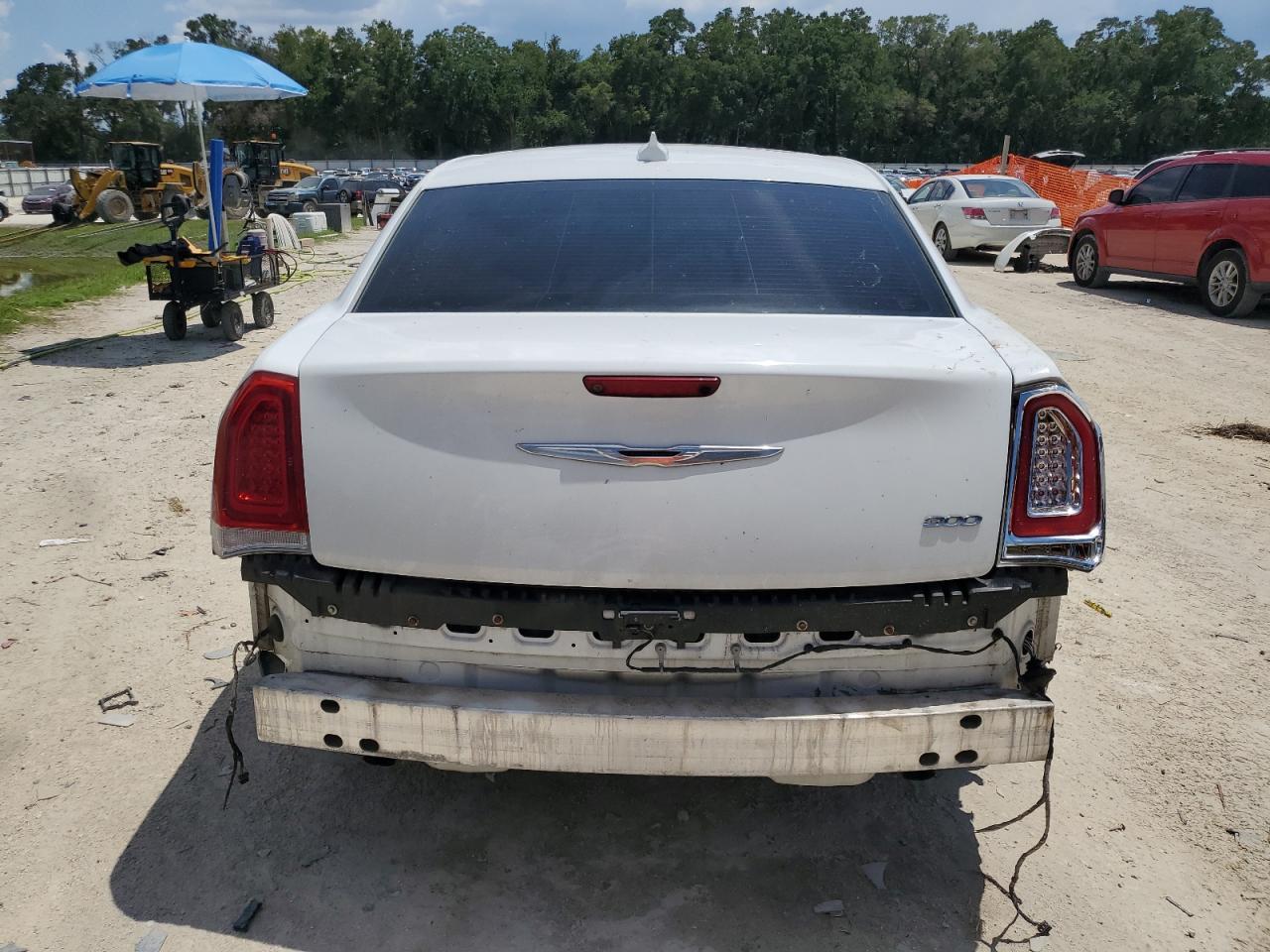 2016 Chrysler 300 Limited - Фото 6