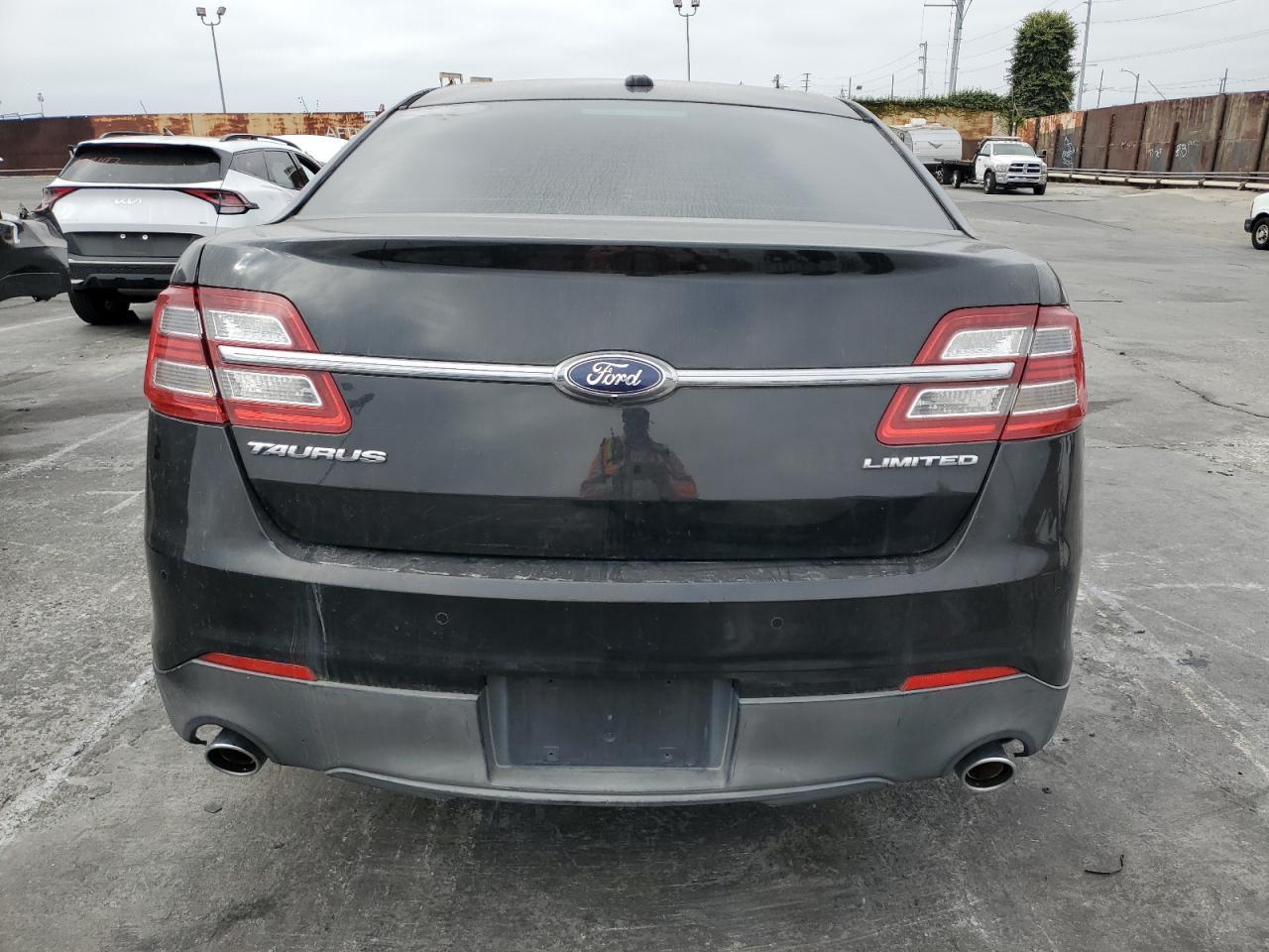 2013 Ford Taurus Limited - Image 6