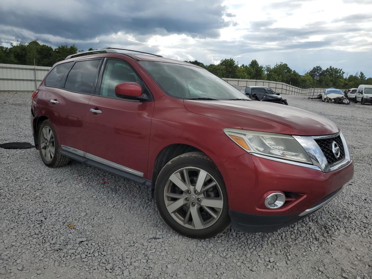 2016 Nissan Pathfinder S - Image 4