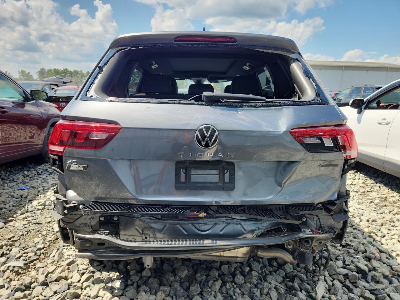 2023 Volkswagen Tiguan Se R-Line Black - Image 6