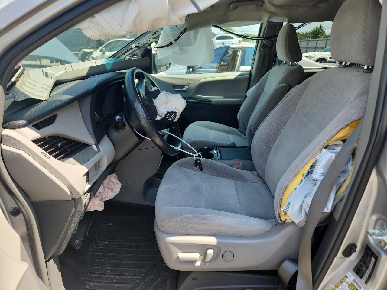2017 Toyota Sienna Le - Фото 7