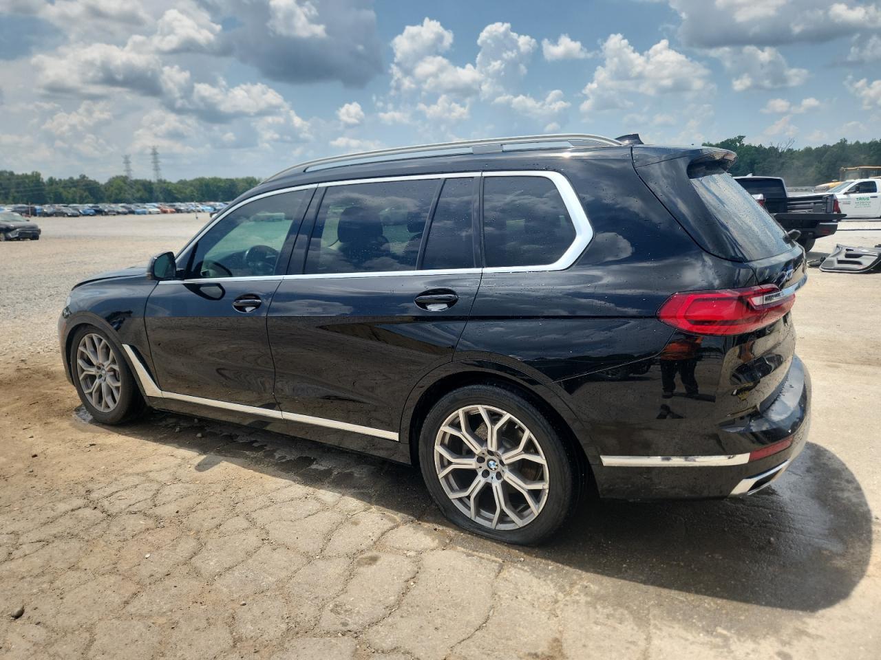 2020 BMW X7 xDrive40I - Фото 2