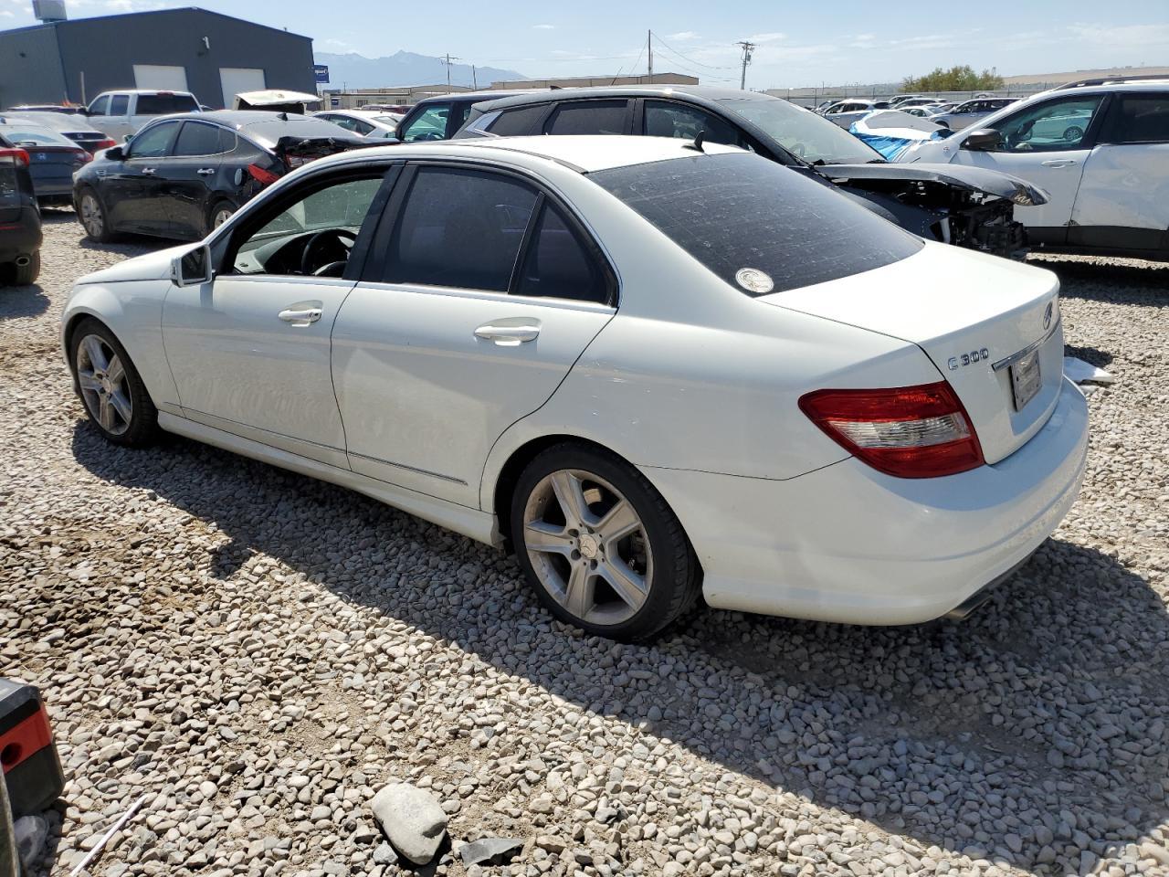 2011 Mercedes-Benz C 300 - Фото 2