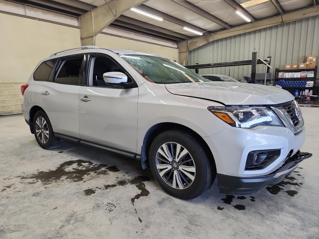 2019 Nissan Pathfinder S - Image 4
