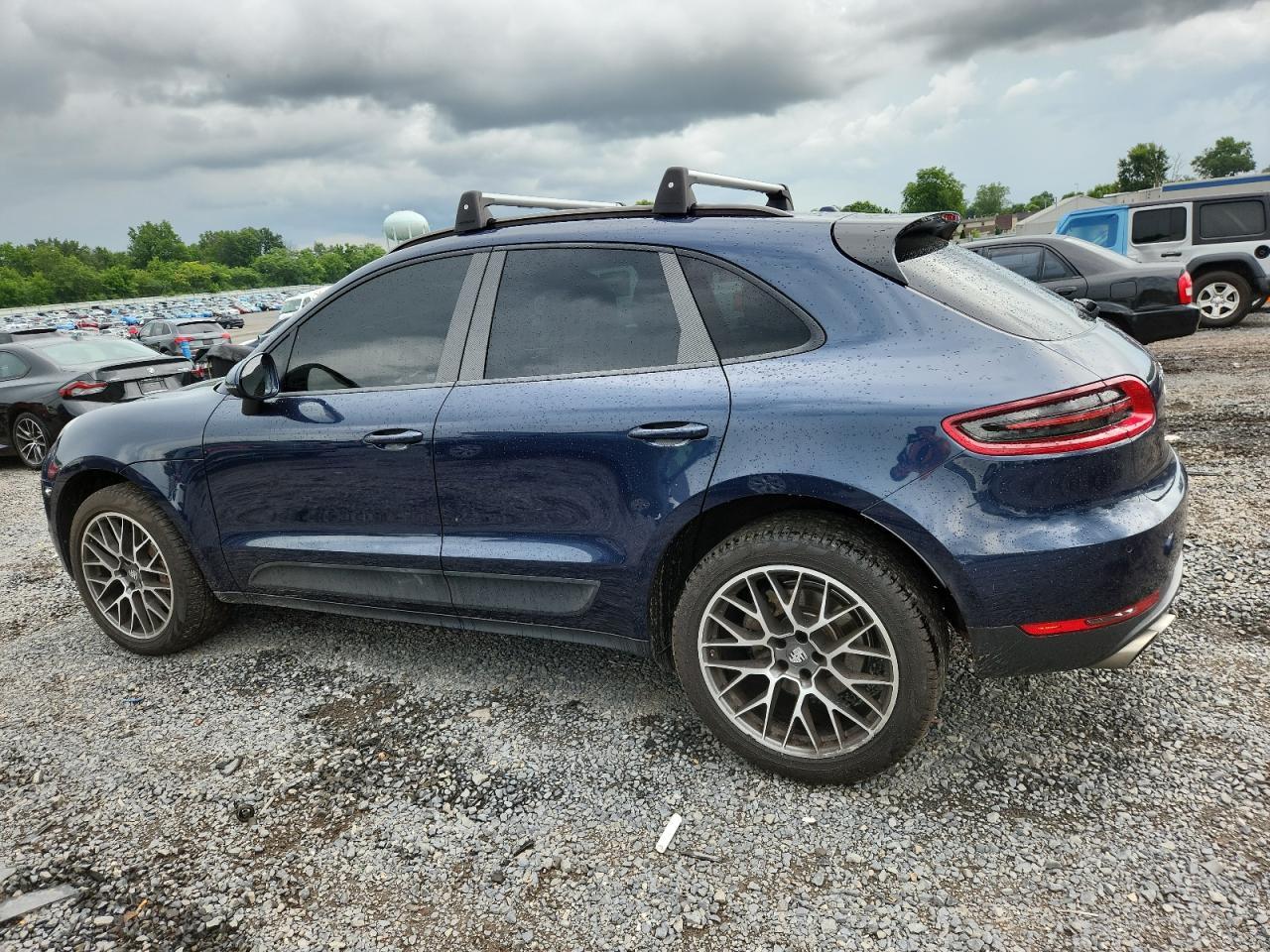 2015 Porsche Macan S - Image 2