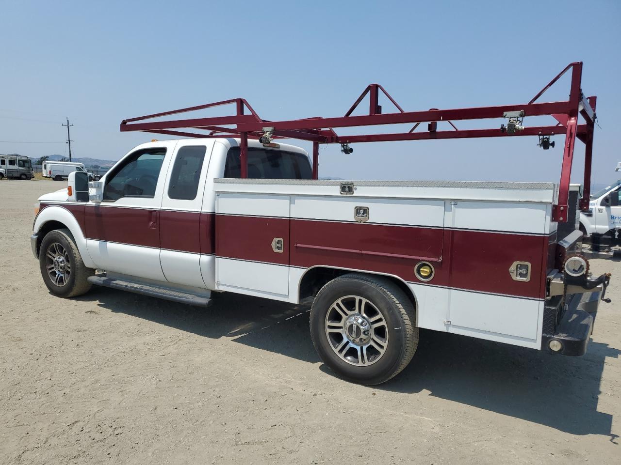 2011 Ford F350 Super Duty - Фото 2