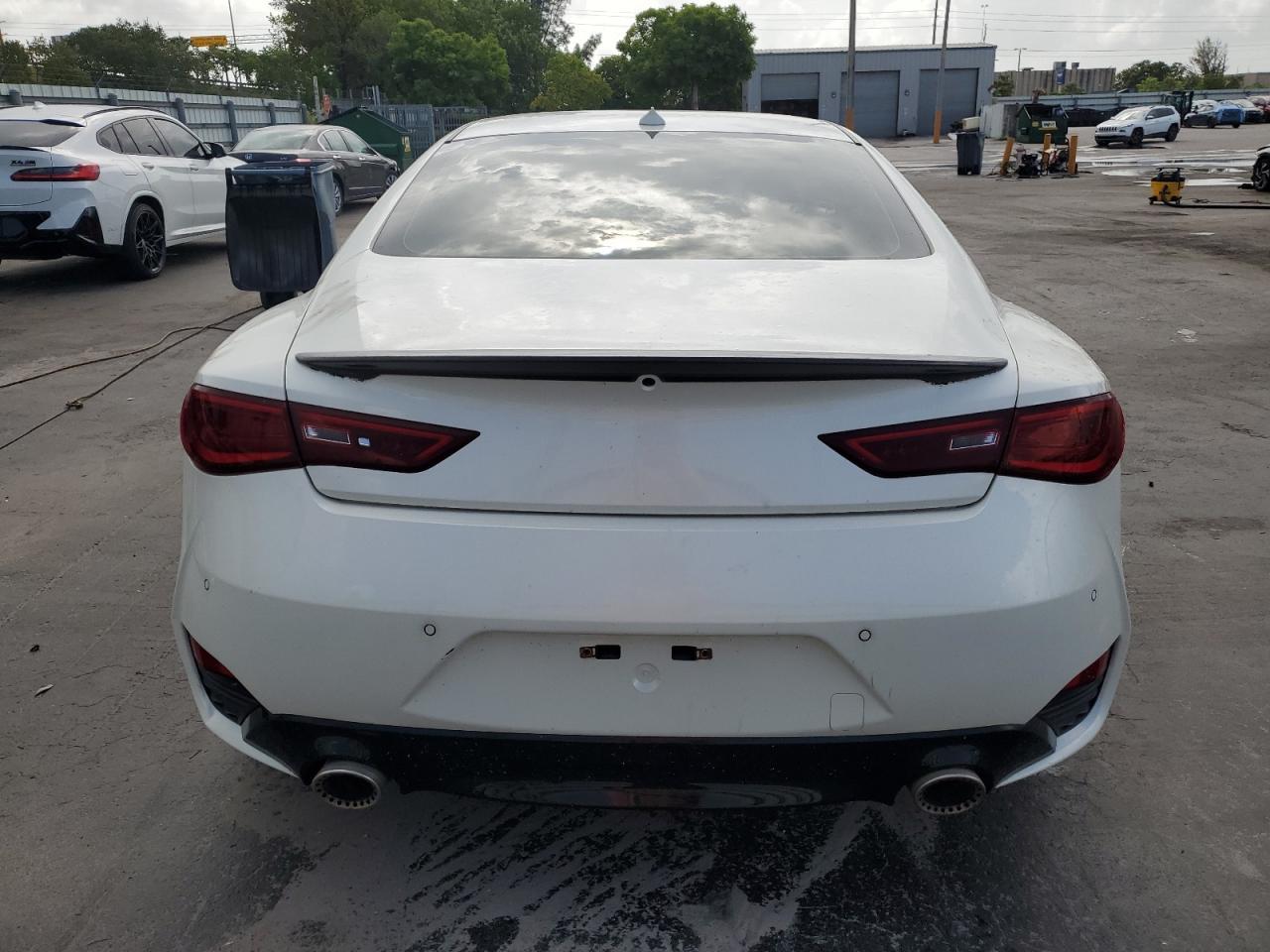 2018 Infiniti Q60 Red Sport 400 - Image 6