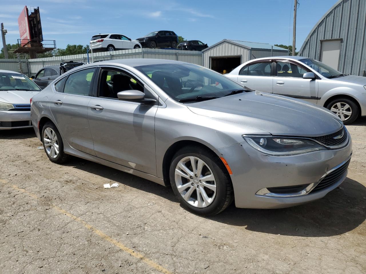 2015 Chrysler 200 Limited - Фото 4
