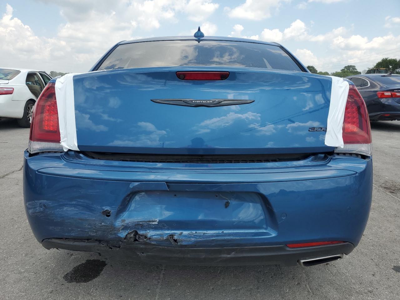 2022 Chrysler 300 Touring L - Фото 6