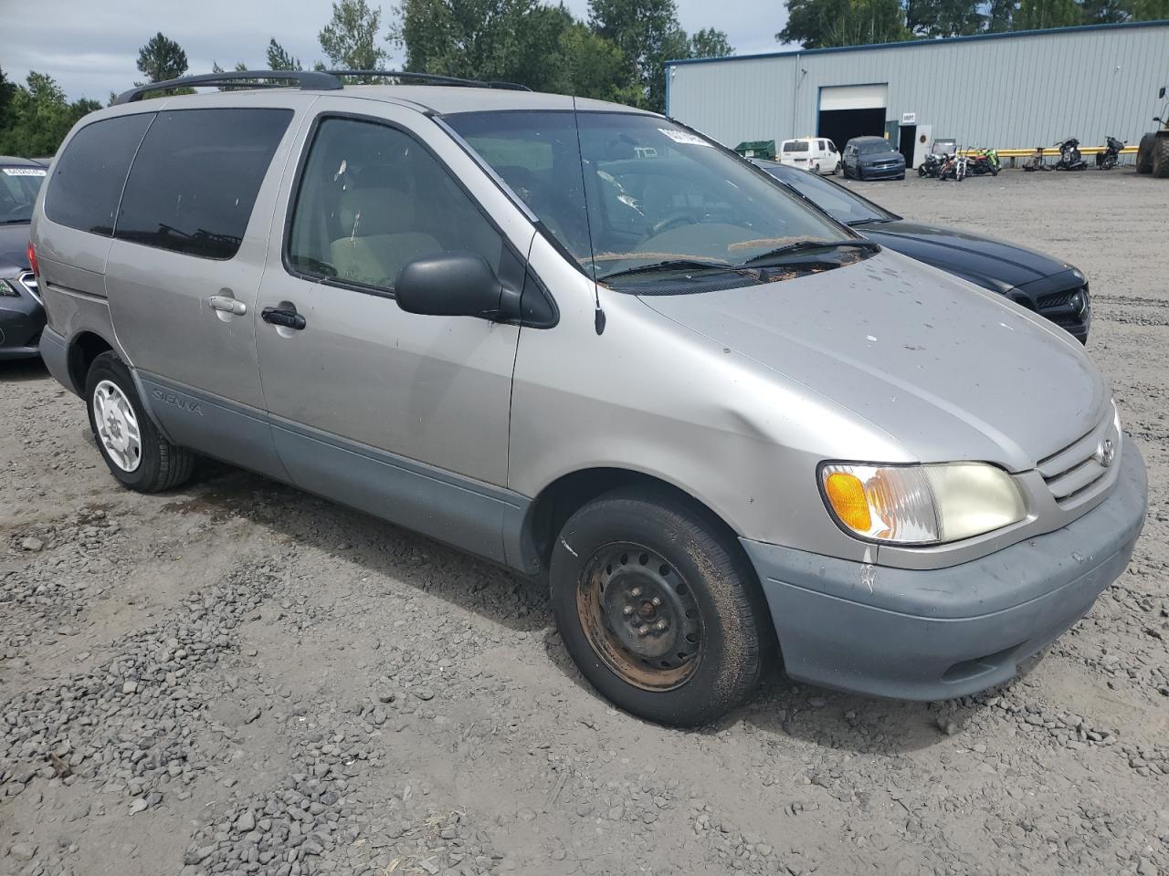 2002 Toyota Sienna Ce - Image 4