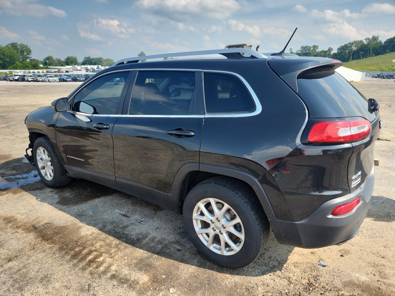 2015 Jeep Cherokee Latitude - Фото 2