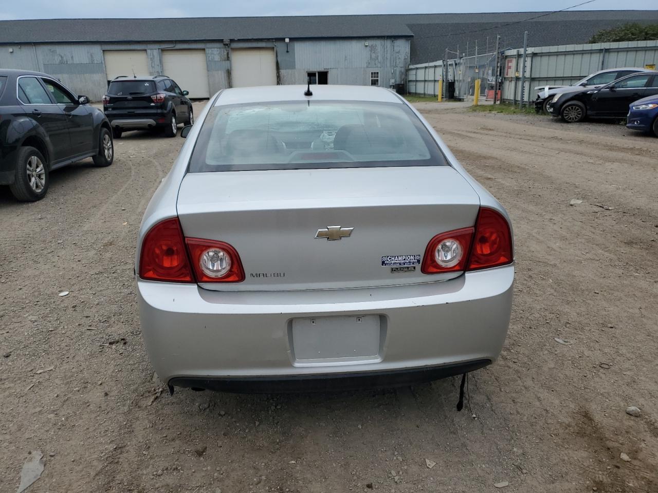2011 Chevrolet Malibu Ls - Фото 6