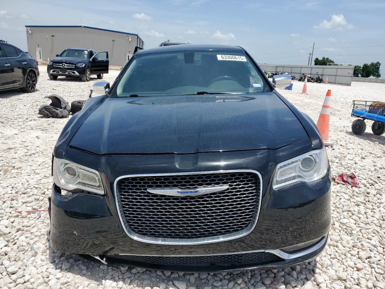 2019 Chrysler 300 Limited - Image 5