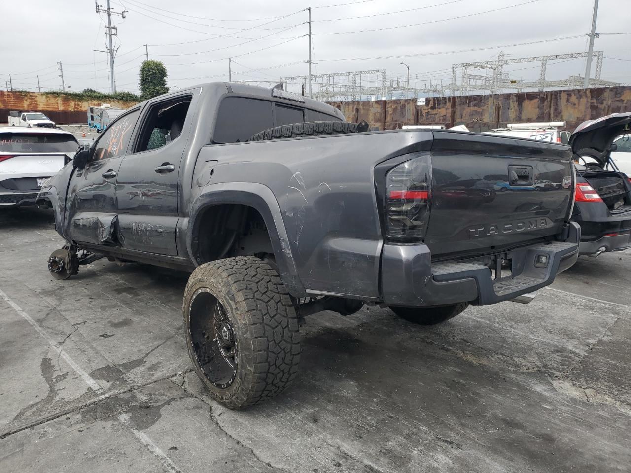 2016 Toyota Tacoma Double Cab - Фото 2
