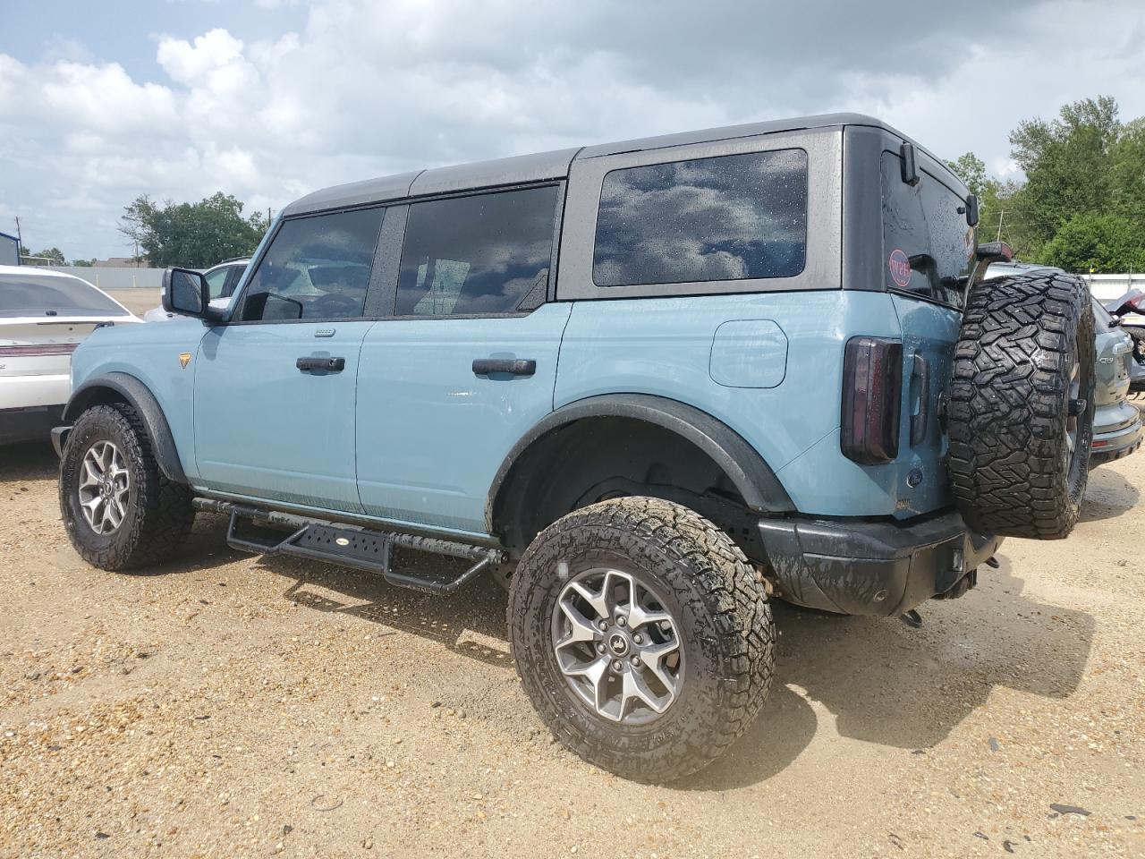 2022 Ford Bronco Base - Фото 2