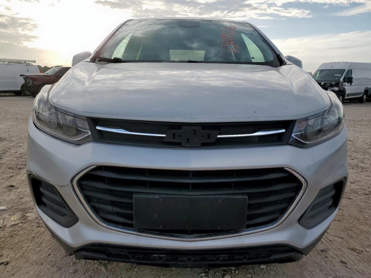 2020 Chevrolet Trax Ls - Image 5