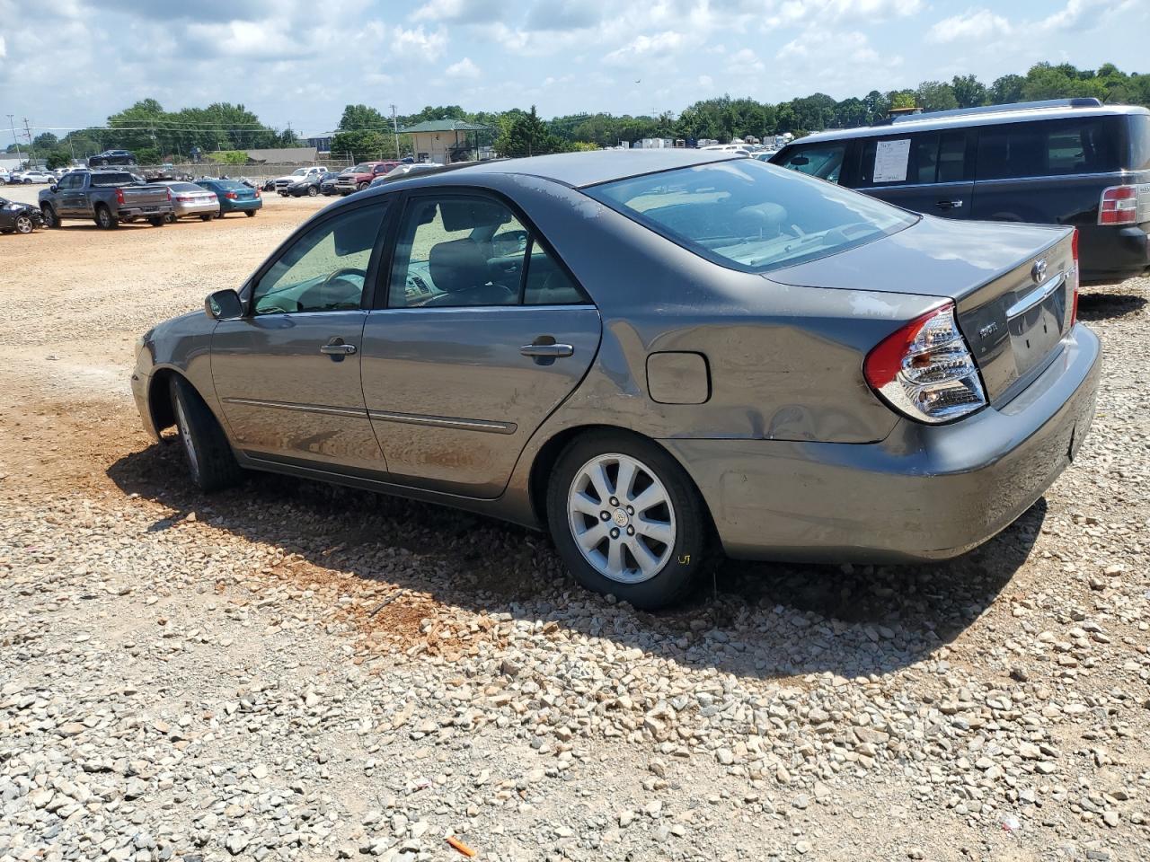 2002 Toyota Camry Le - Фото 2