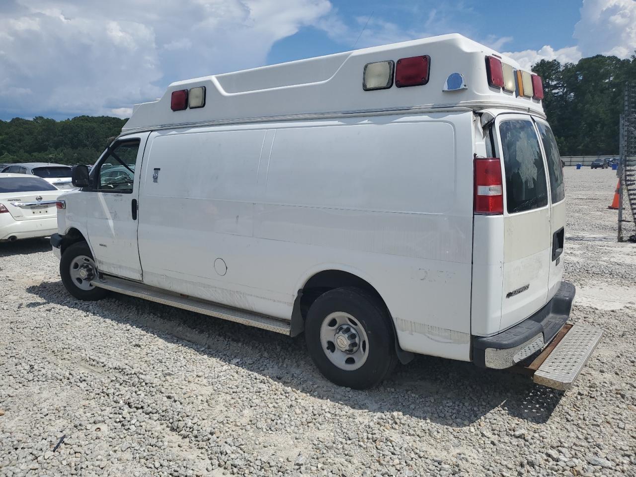 2010 Chevrolet Express G3500 - Фото 2