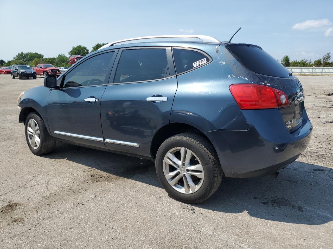 2015 Nissan Rogue Select S - Фото 2