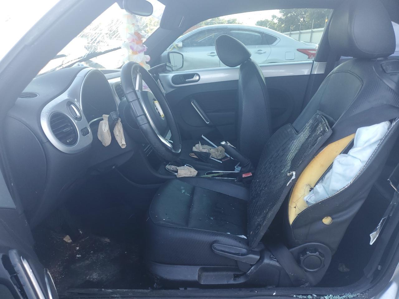 2012 Volkswagen Beetle - Фото 7