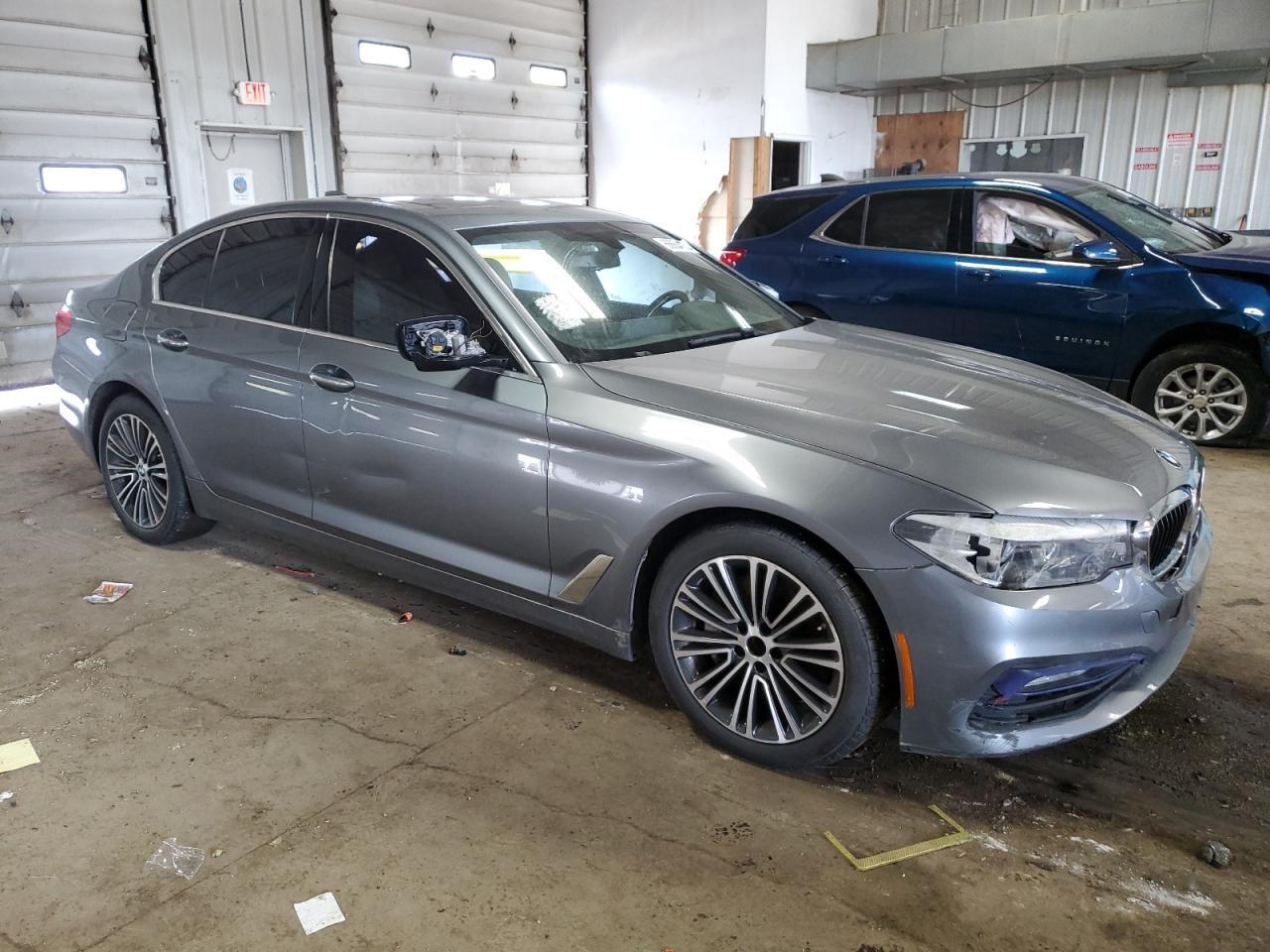 2017 BMW 530 Xi - Image 4