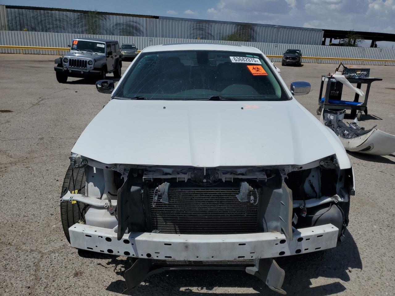 2017 Chrysler 300C - Image 5