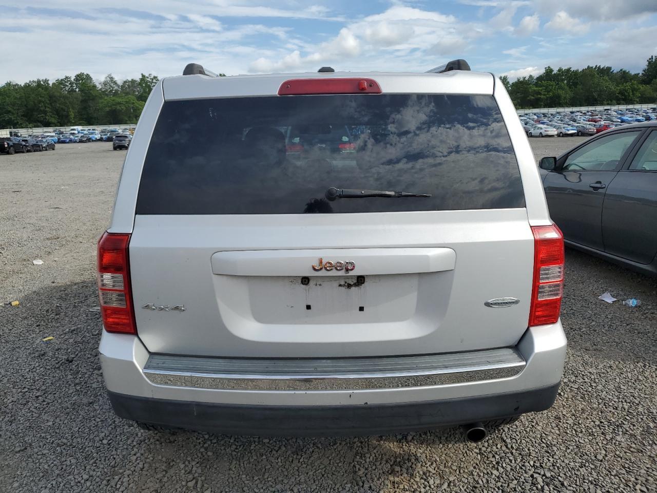 2011 Jeep Patriot Latitude - Фото 6