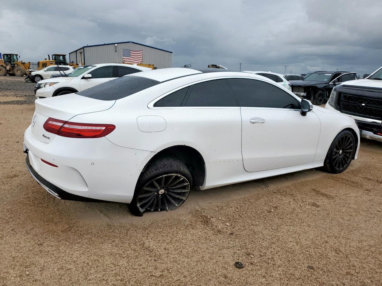 2018 Mercedes-Benz E 400 4Matic - Фото 3