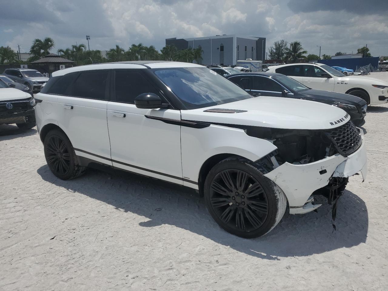 2020 Land Rover Range Rover Velar R-Dynamic S - Image 4