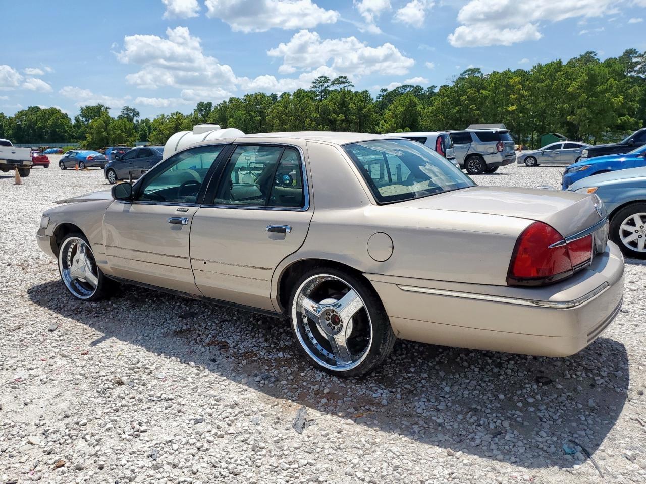 1998 Mercury Grand Marquis Gs - Image 2