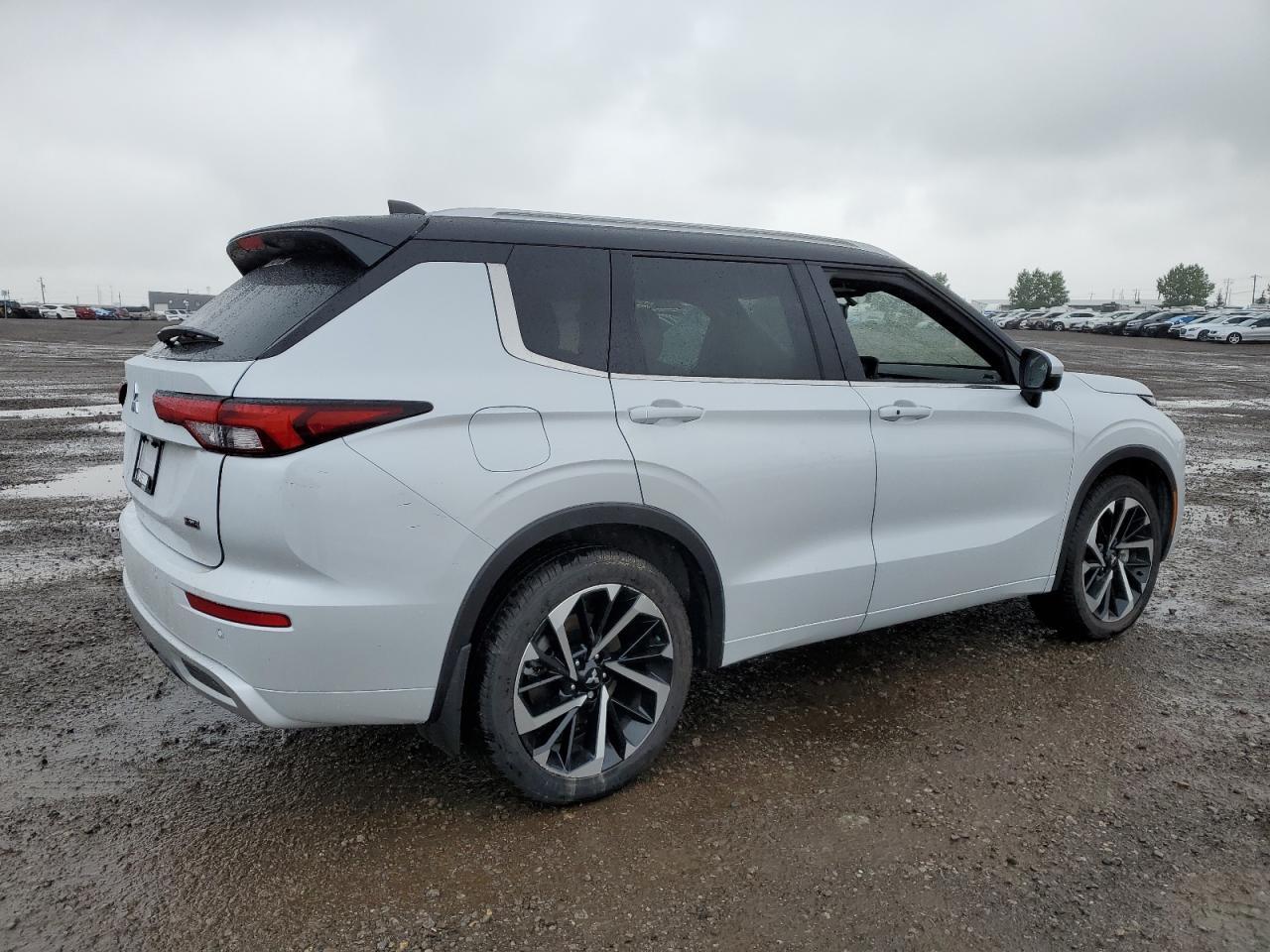 2024 Mitsubishi Outlander Sel - Фото 3