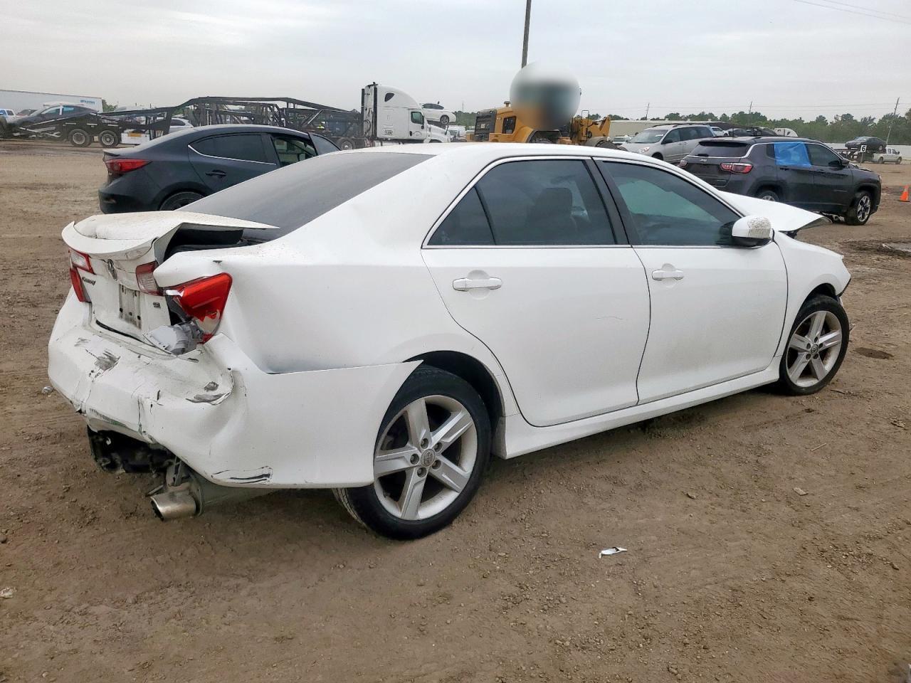 2014 Toyota Camry L - Фото 3