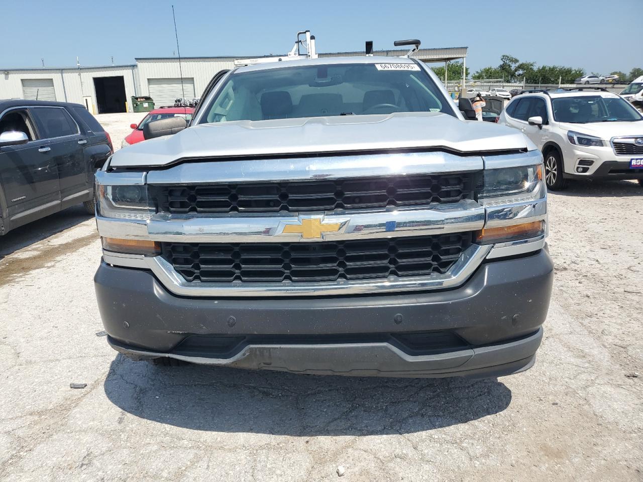 2018 Chevrolet Silverado C1500 - Фото 5