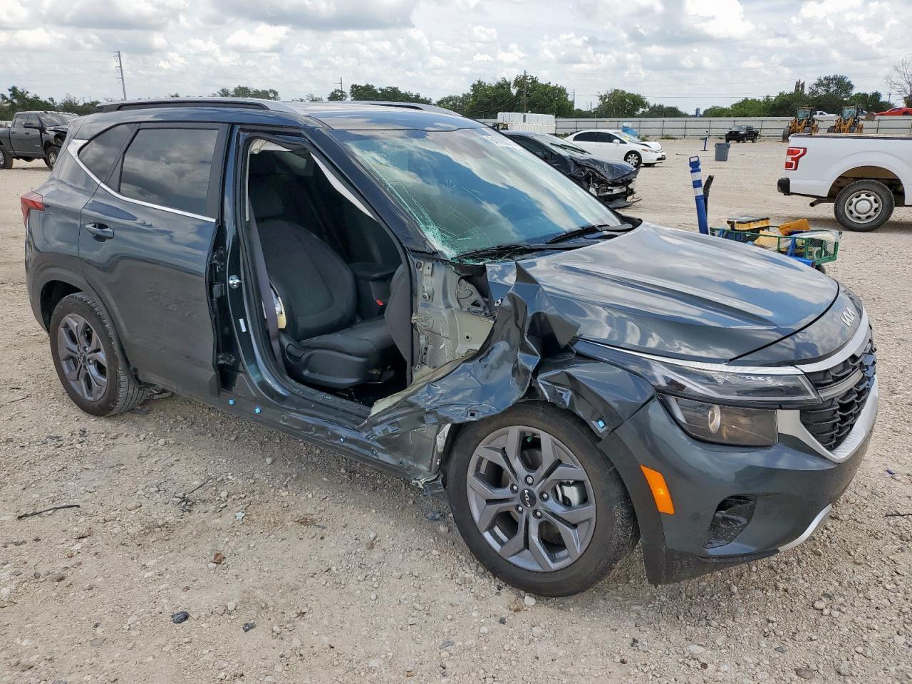 2024 Kia Seltos S - Image 4