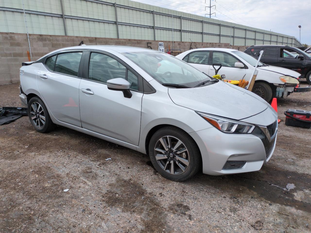 2020 Nissan Versa Sv - Фото 4