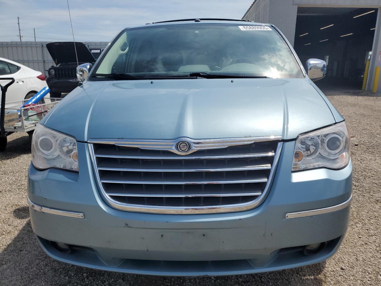 2008 Chrysler Town & Country Limited - Фото 5