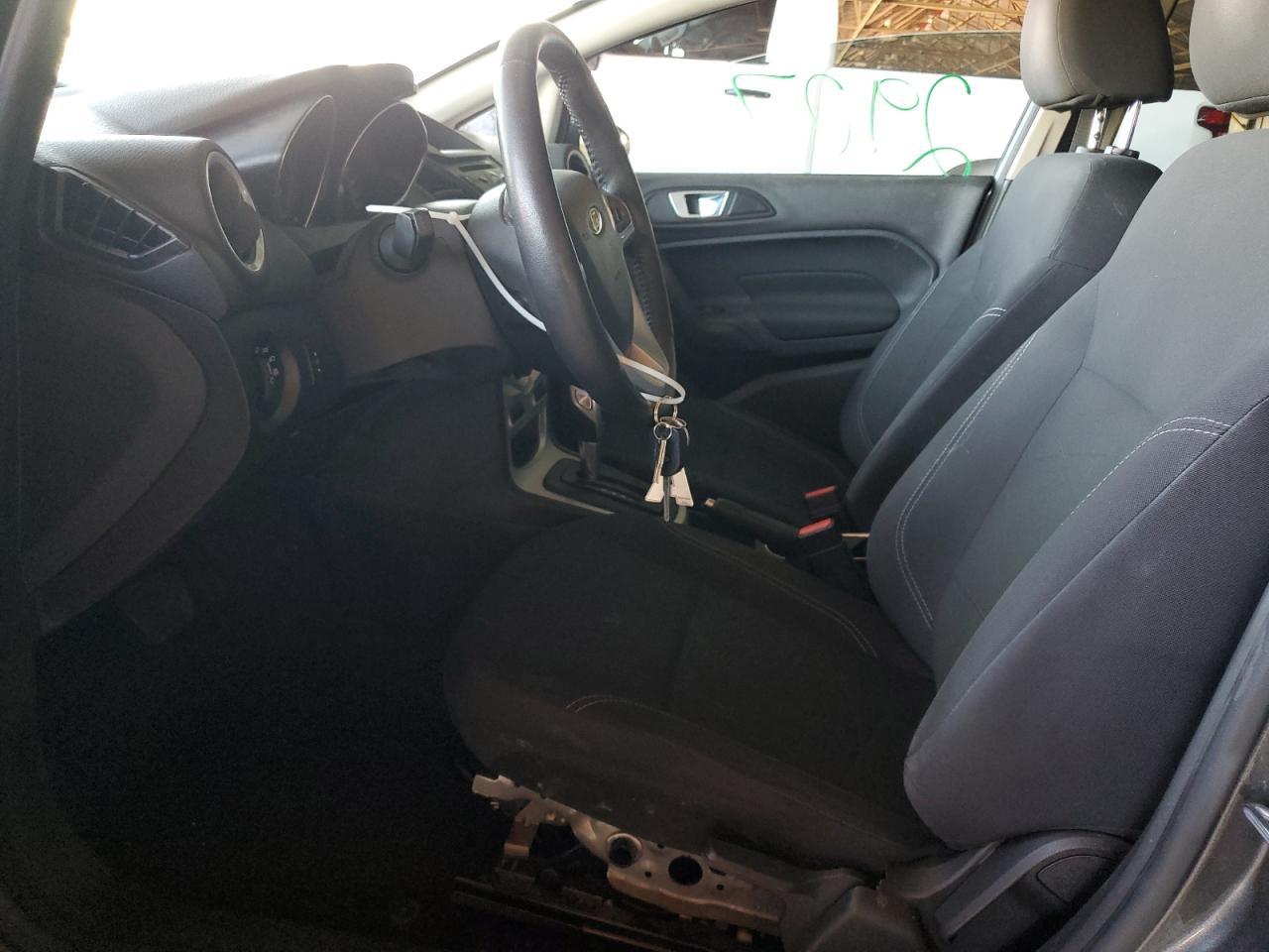 2015 Ford Fiesta Se - Фото 7