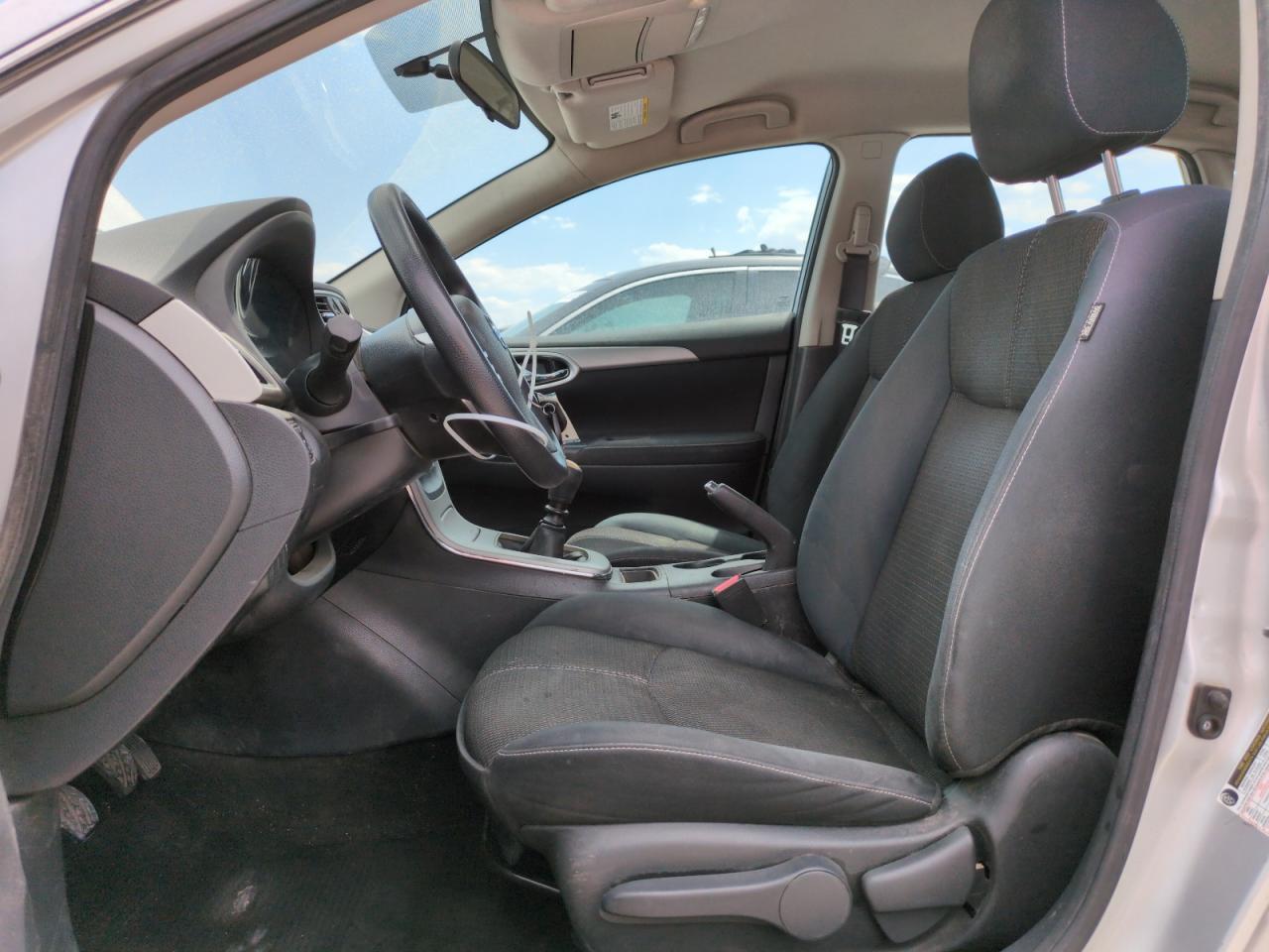 2015 Nissan Sentra S - Image 7