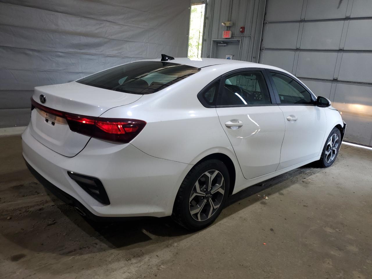 2021 Kia Forte Fe - Фото 3