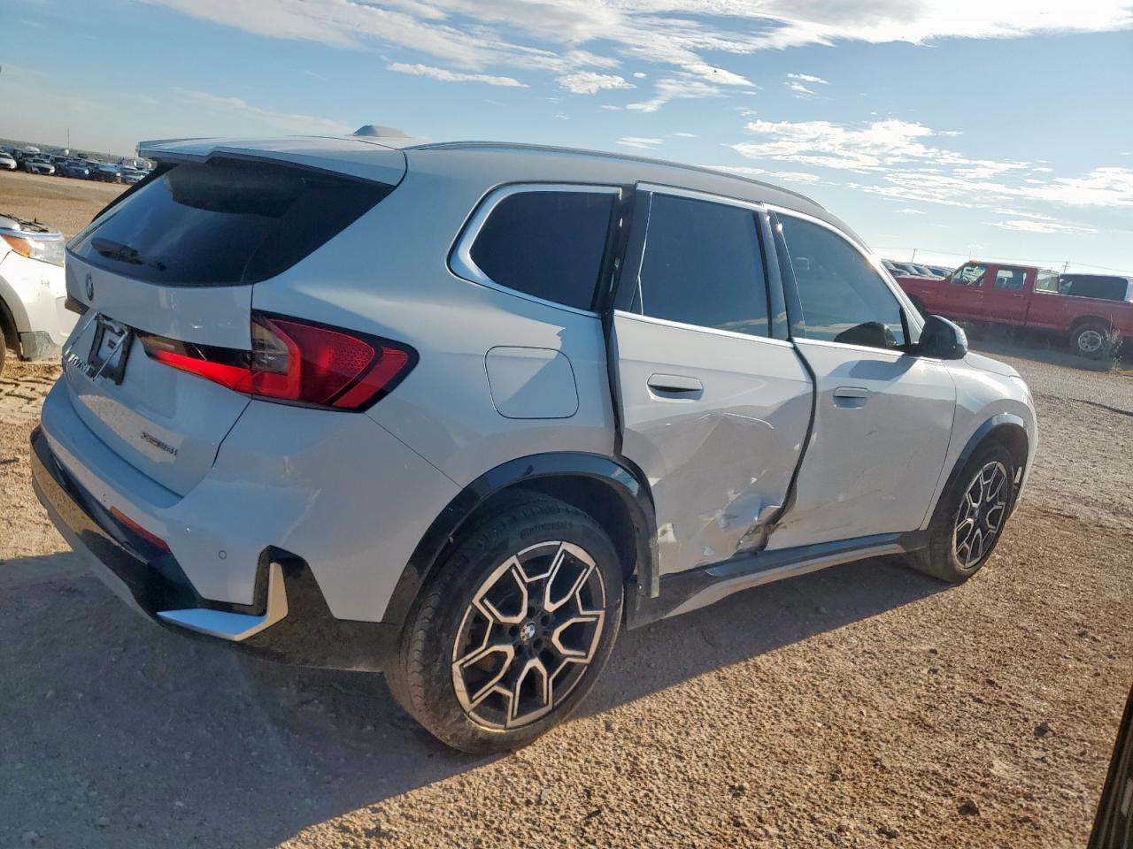 2025 BMW X1 xDrive28I - Image 3