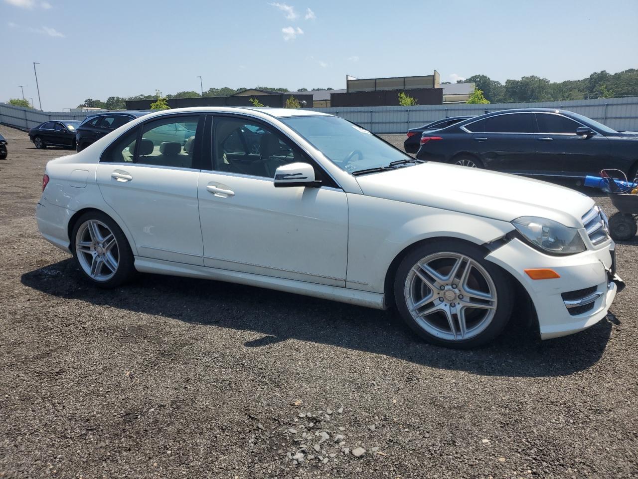 2012 Mercedes-Benz C 300 4Matic - Image 4