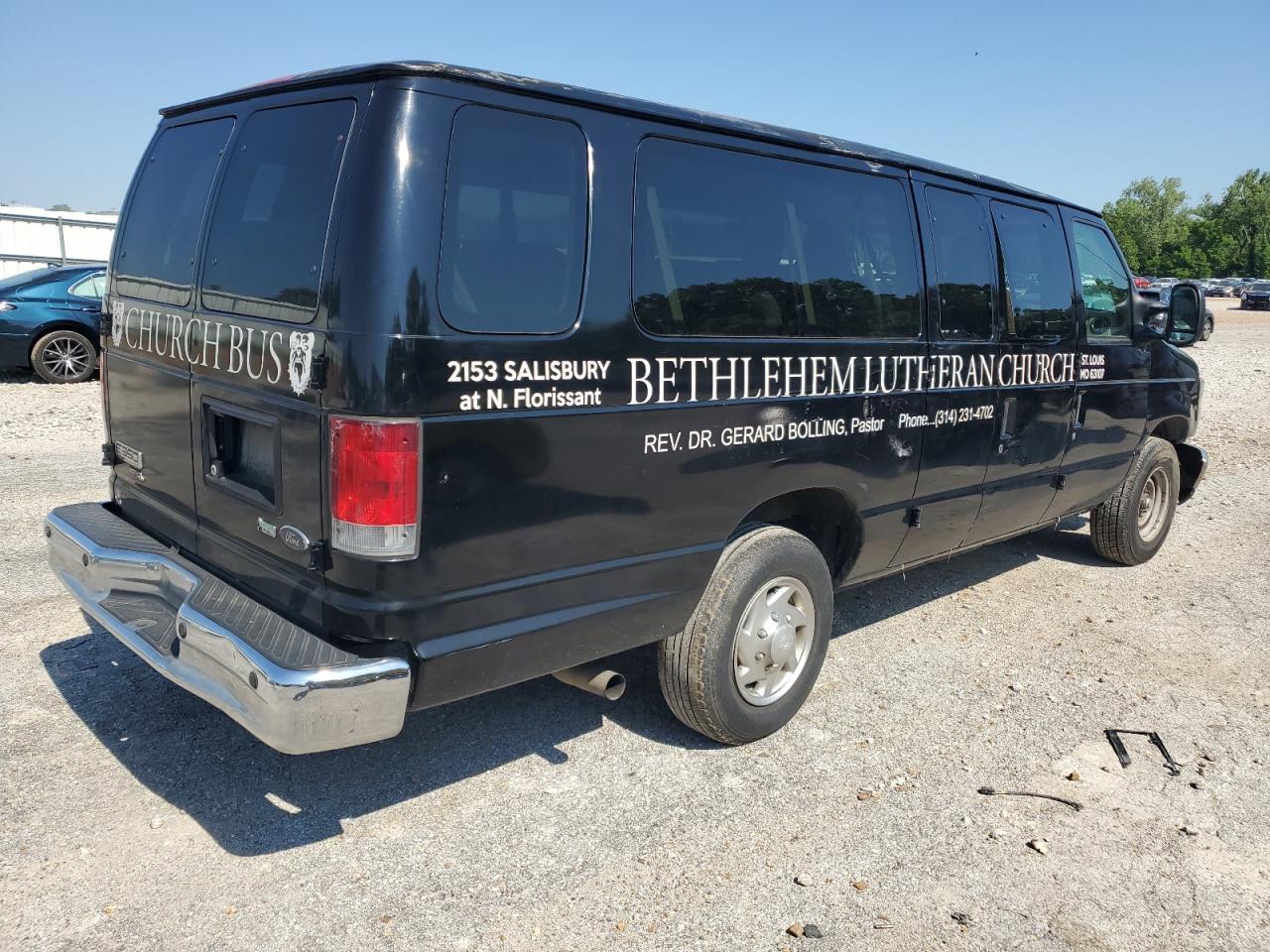 2014 Ford Econoline E350 Super Duty Wagon - Image 3