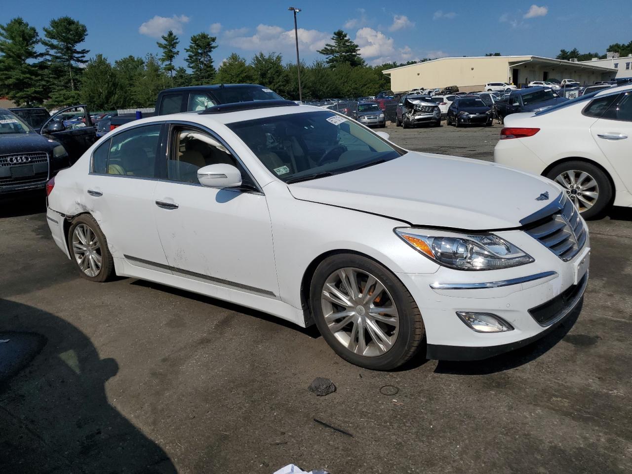 2013 Hyundai Genesis 3.8L - Фото 4