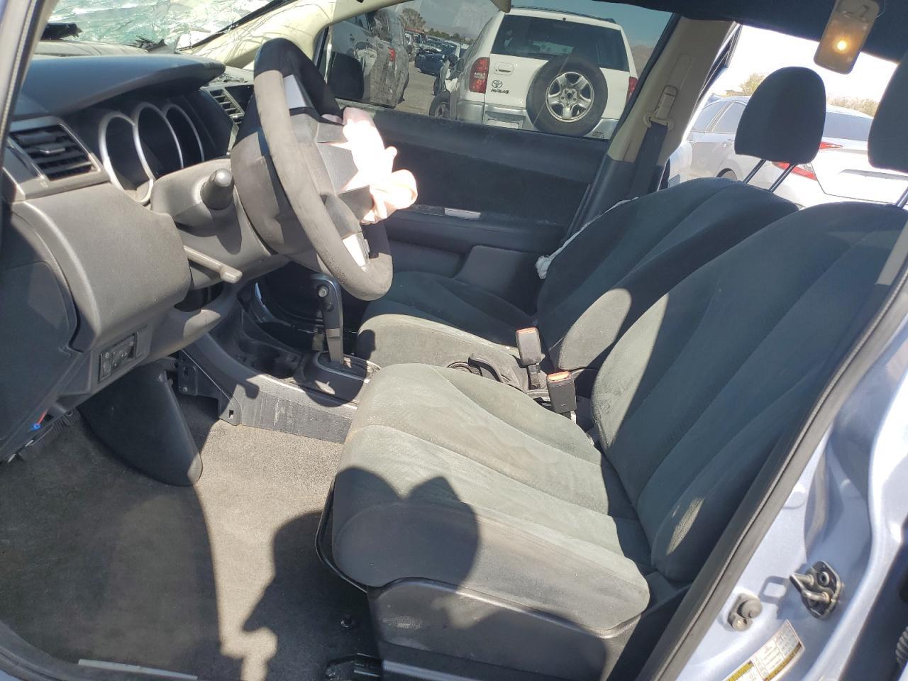 2010 Nissan Versa S - Фото 7