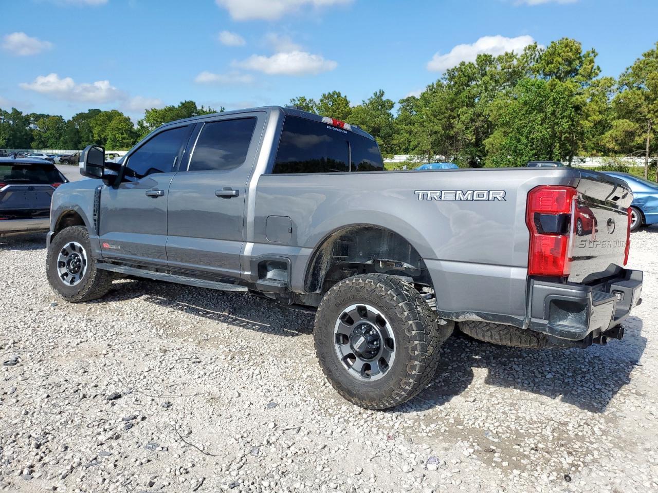 2023 Ford F250 Super Duty - Фото 2