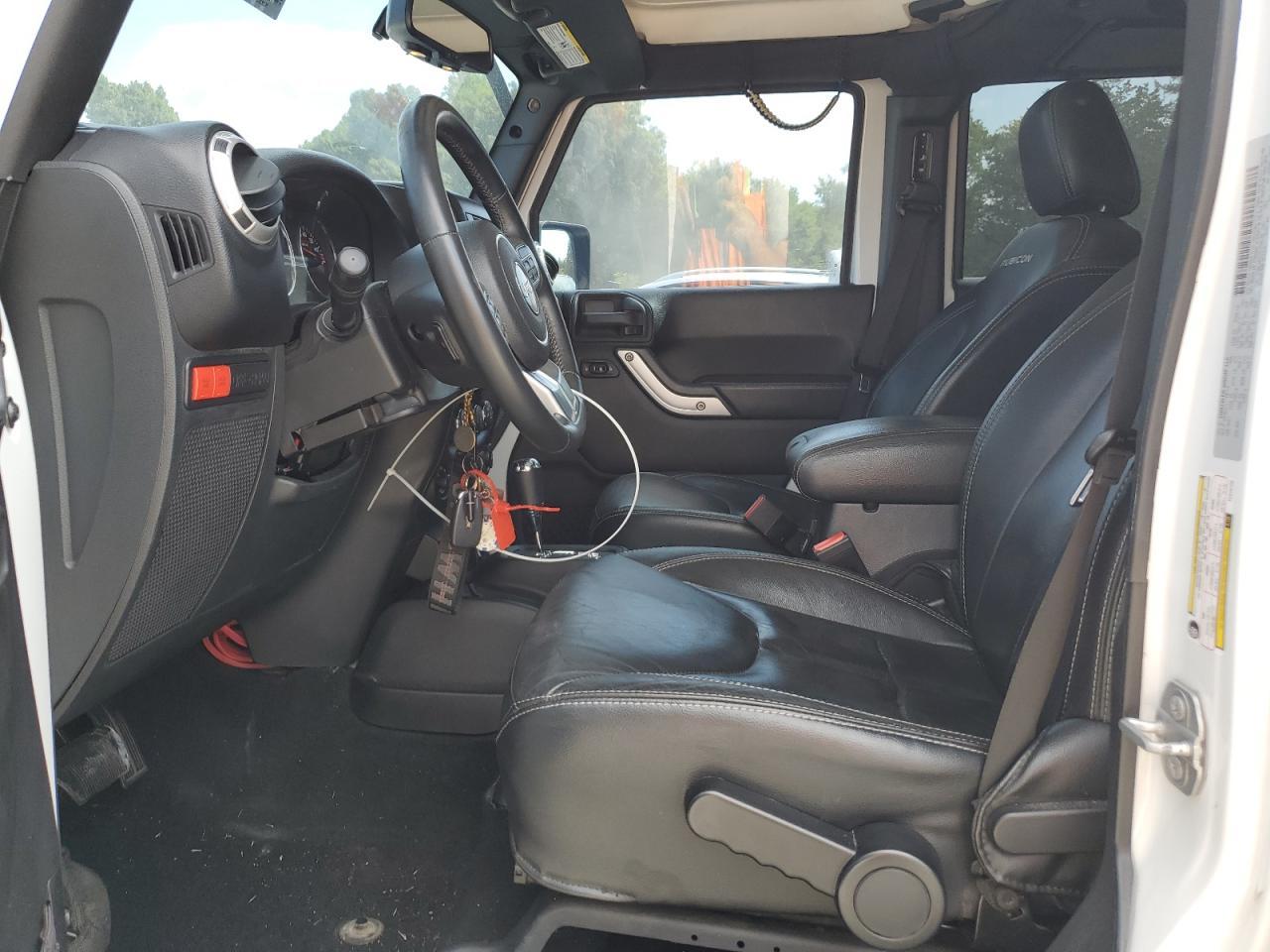 2015 Jeep Wrangler Unlimited Rubicon - Image 7