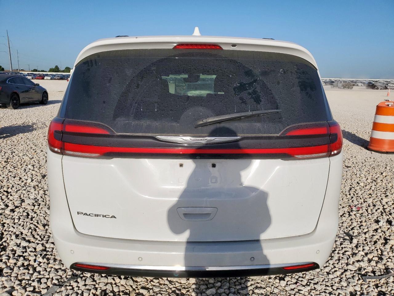 2022 Chrysler Pacifica Touring L - Image 6